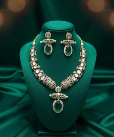 Royal Emerald Polki Kundan Necklace Set