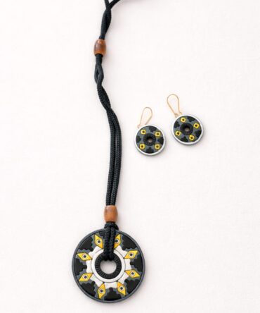Round Handcrafted Terracotta Pendant Necklace Set